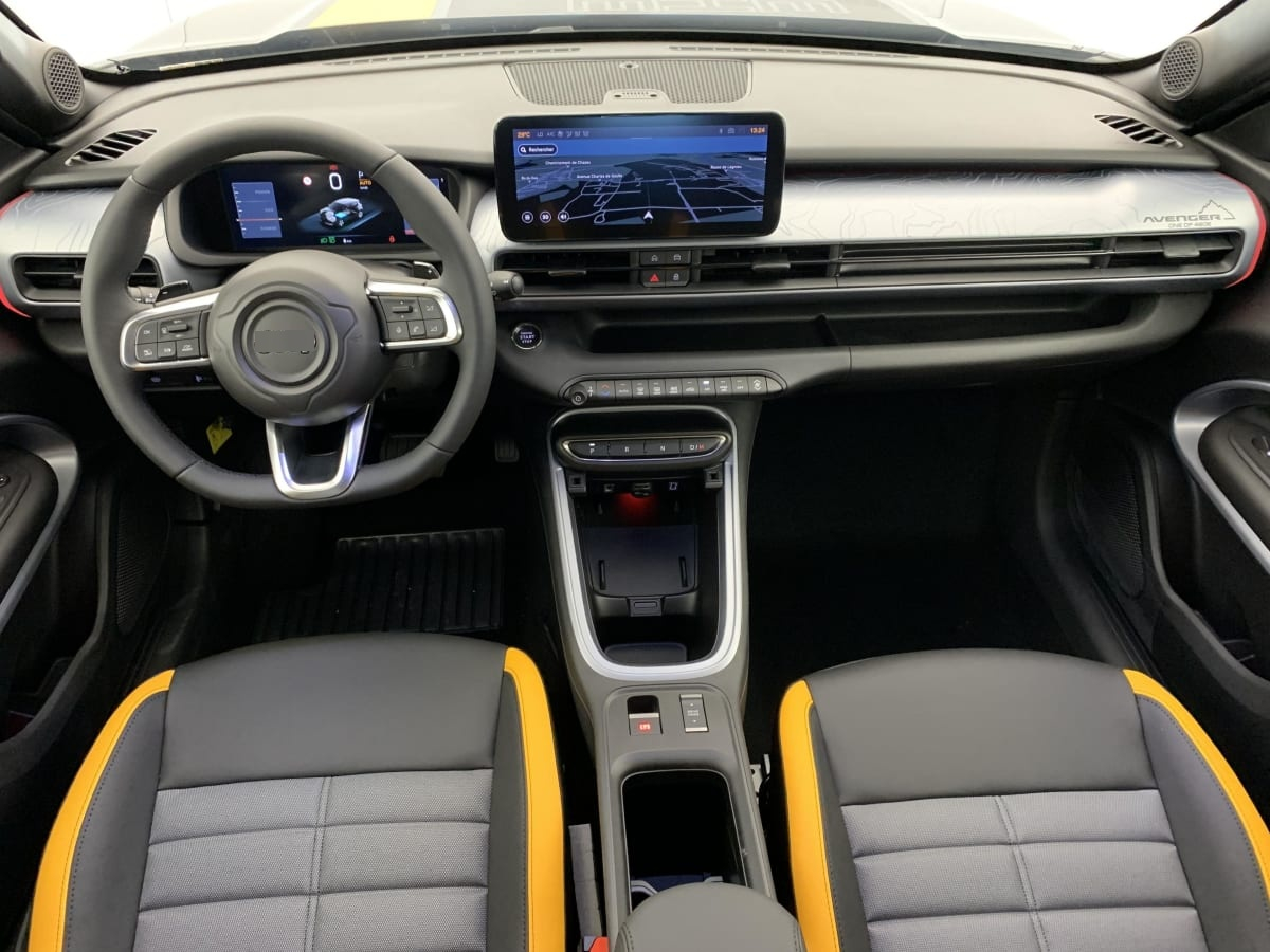 Jeep Avenger — photo 12