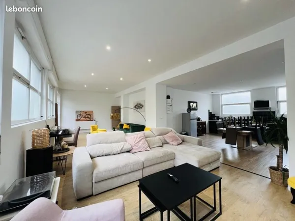 Loft 8 pièces 173 m²
