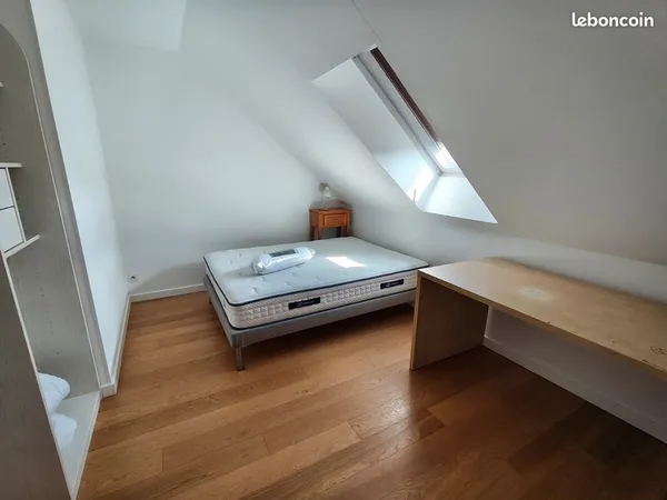 Chambre pour étudiante