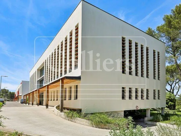 Bureaux 318 m²