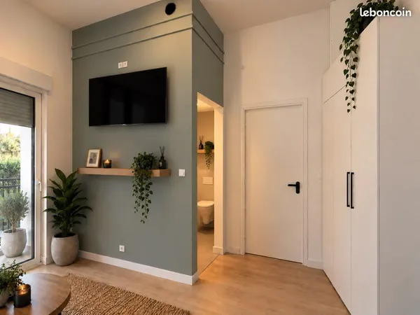 Studio meublé avec mezzanine - Balcon, cave & parking - Entièrement rénové