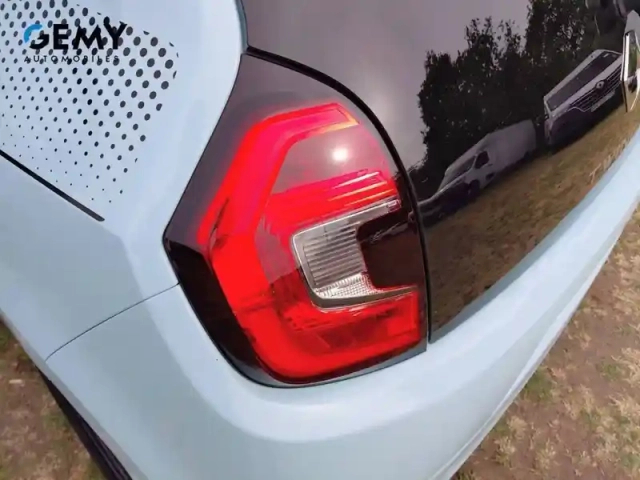 Renault Twingo iii e-tech — photo 12