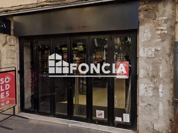 Location - Local commercial - 42 m² - 18 000 /an HC HT -