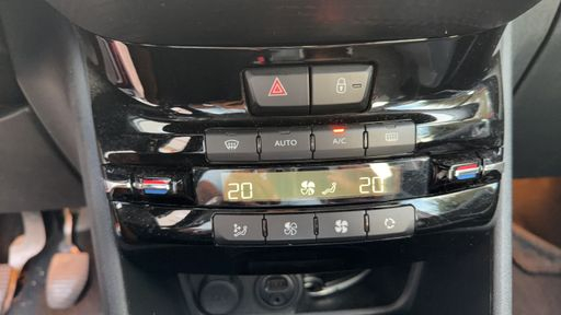 Peugeot 2008 1.2 PureTech 110 - Allure – 2018 – 106566 km – Essence – Boîte Manuelle — photo 30