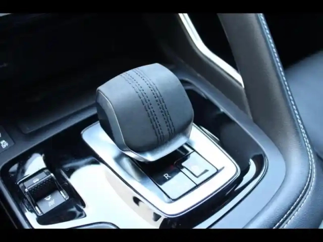 Jaguar E-Pace p200 flexfuel mhev 200ch r-dynamic s — photo 12
