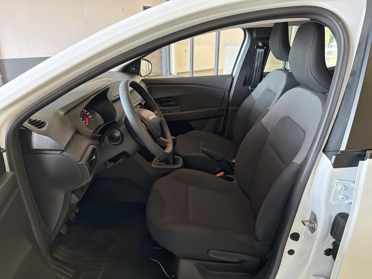 Dacia Sandero sce 65 gsr2 essential — photo 9