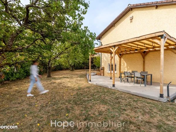 Maison 6 pièces 121 m²