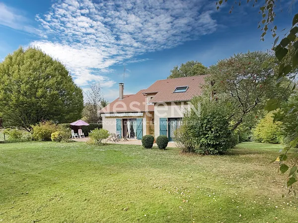 Superbe demeure familiale de 180 m² habitables - 6 chambres - parc arboré de 3 042 m² sans vis-à-vis