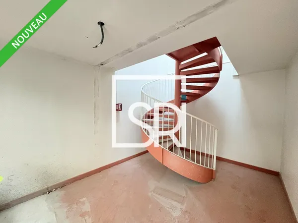 Local commercial 284 m²
