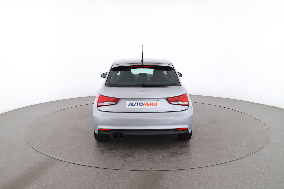 Audi A1 Sportback 1.4 TFSI Ambition Luxe S Tronic — photo 4