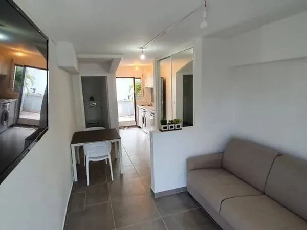 Joli studio meublé moderne Gosier (riviera) avec son jardinet- libre à partir de fin octobre 2026