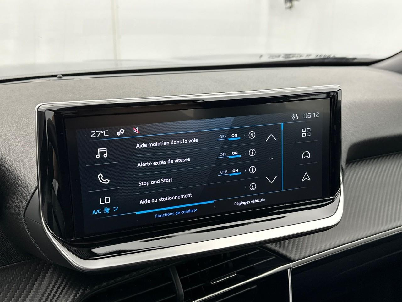 Peugeot 2008 hybrid 145 e-dcs6 style — photo 24