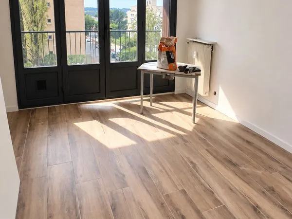 Studio parking terrasse proche fac pigonnet