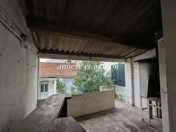 MAISON AVEC GARAGE ET TERRASSE