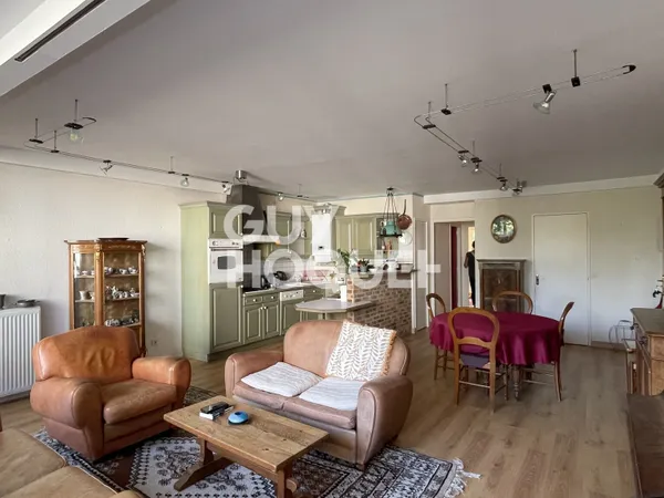 APPARTEMENT À VENDRE DE 5 PIÈCES DE 108,00 M²