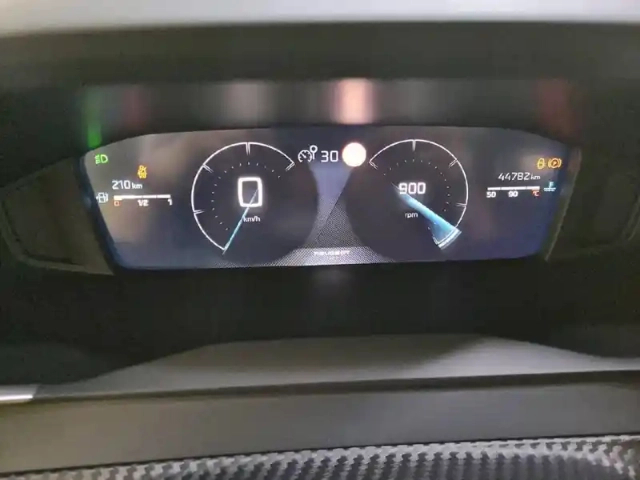 Peugeot 208 puretech 100 s&amp;s bvm6 — photo 10
