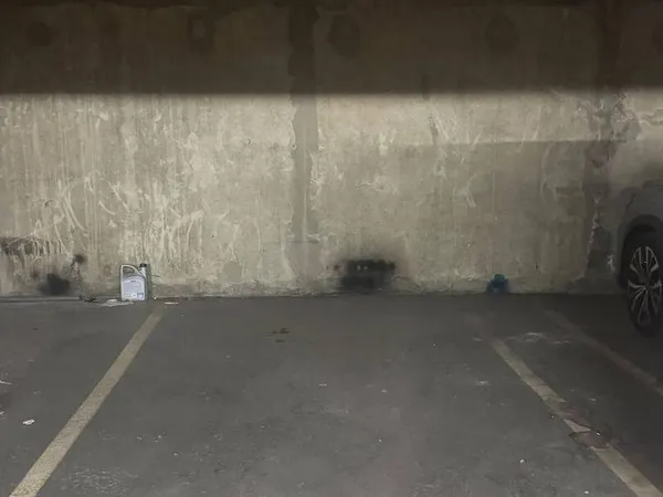 Parking 12 m²