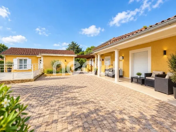 Ensemble de deux maisons sur terrain de 1038 m²