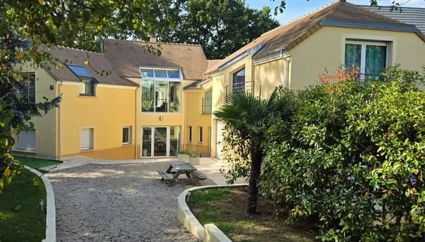 Maison 13 pièces 380 m²