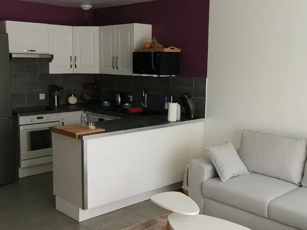 Charmznt F2 dans petite résidence