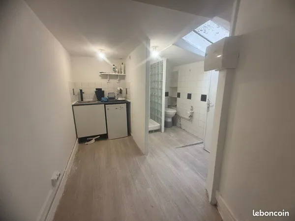 Studette refait à neuf -HYPER CENTRE DIJON