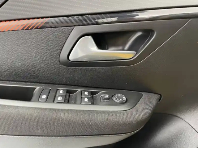 Peugeot 208 electrique 50 kwh 136ch — photo 33