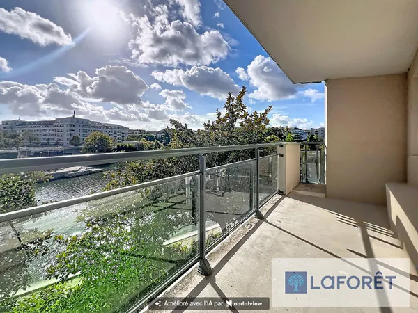 Appartement Creteil 5 pièce(s) 102.55 m2 Vue sur Lac proche Métro