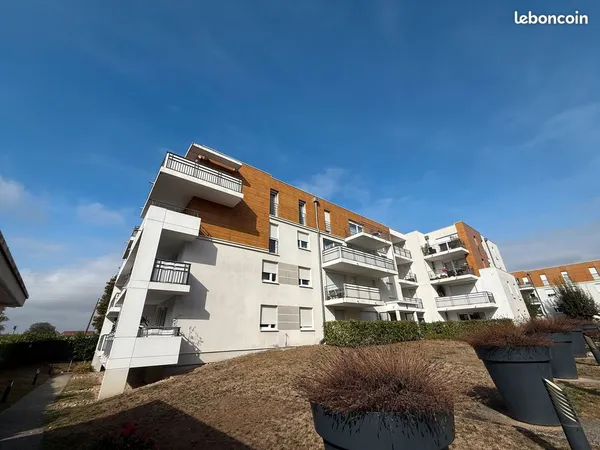 Beau 3 pièces meublé dans résidence récente