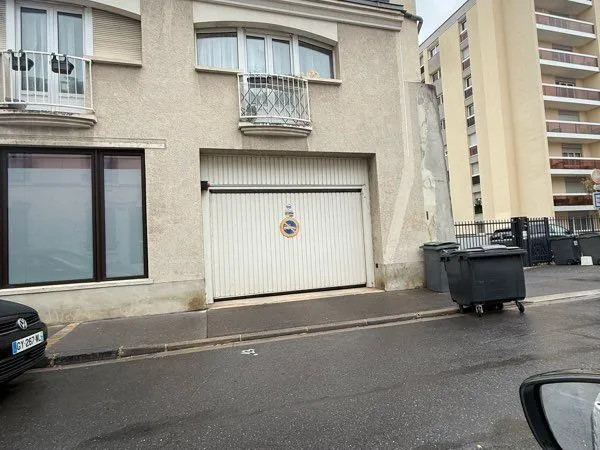 Garage box dans résidence sécurisée rue de chevigné