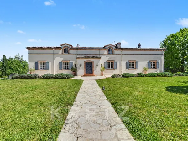 Maison 12 pièces 410 m²