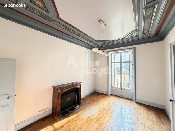 Bureaux 208 m² POITIERS