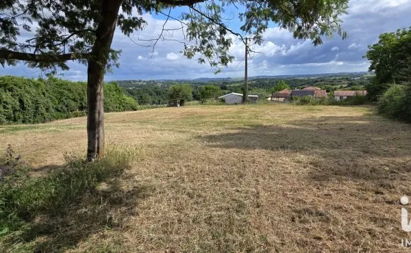Terrain 1200 m²
