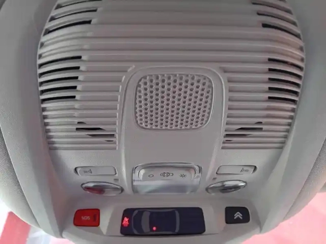 Citroën C5 Aircross hybride rechargeable 225 e-eat8 — photo 29