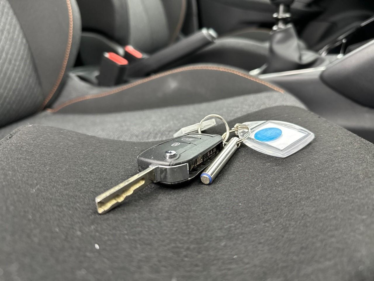 Peugeot 2008 100 s&s bvm6 style — photo 32
