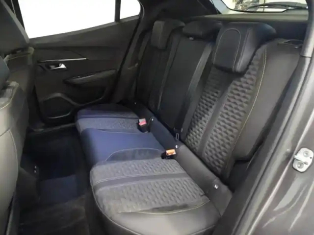 Peugeot 2008 1.2 puretech 130ch s&amp;s roadtrip eat8 — photo 12