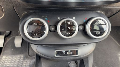 Fiat 500X 1.6 E-Torq 110 4X2 - Urban Rock – 2016 – 111691 km – Essence – Boîte Manuelle — photo 9