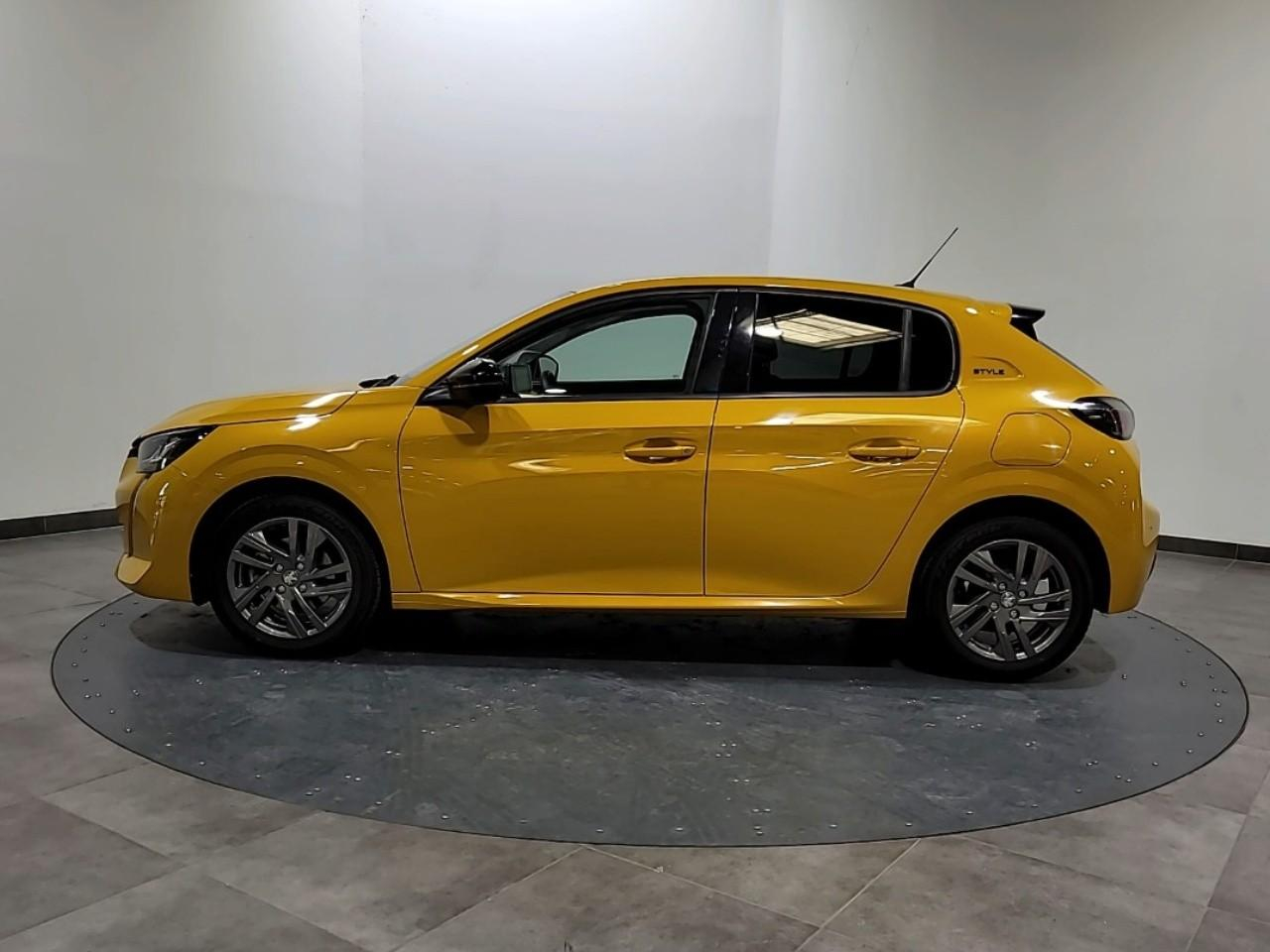 Peugeot 208 puretech 100 s&s bvm6 style — photo 2