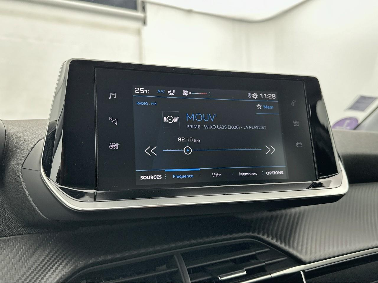 Peugeot 208 puretech 100 s&s eat8 style — photo 21