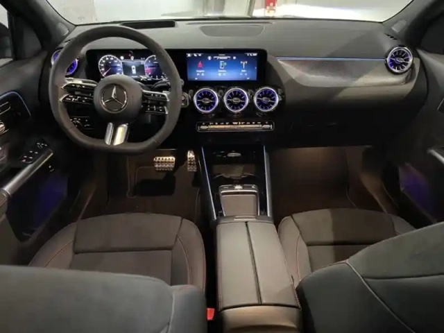 Mercedes Gla 200 d amg line — photo 11