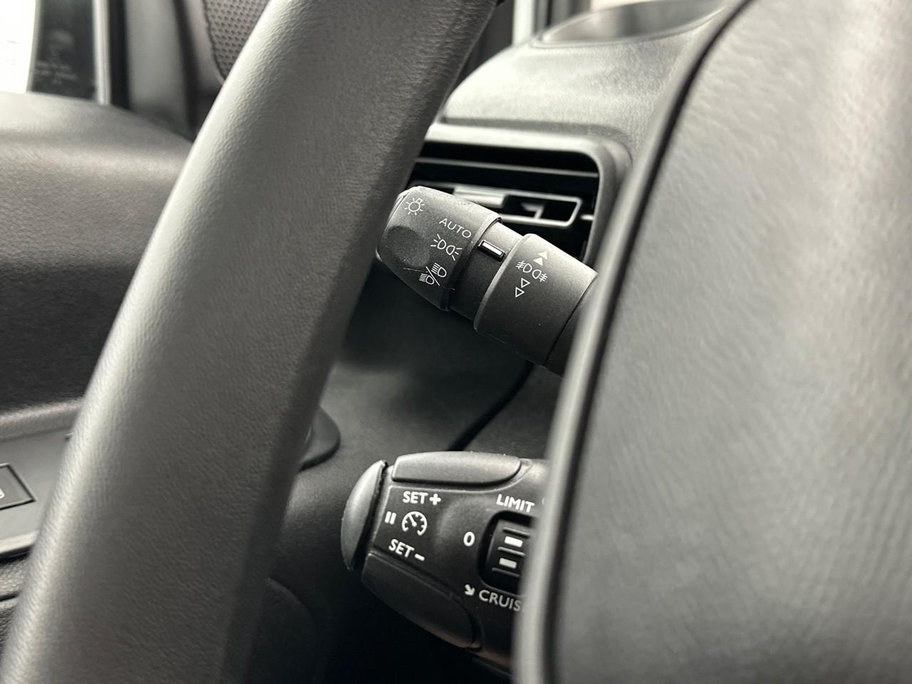 Peugeot Partner fourgon standard 650 kg bluehdi 100 s&s bvm6 premi — photo 17