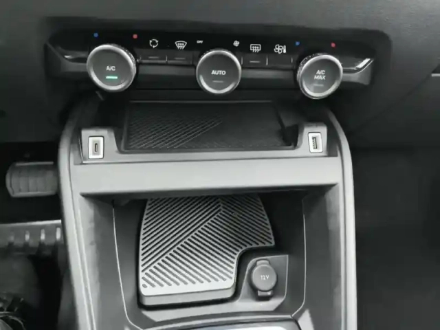 Citroën C4 puretech 130 s&amp;s eat8 shine — photo 13