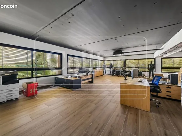 Bureaux 880 m²