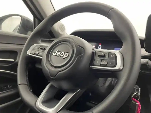 Jeep Avenger 1.2 turbo t3 100 ch — photo 29