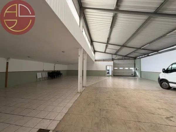 Entrepôt 400 m²