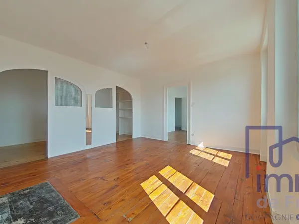 F2 AVEC GARAGE ET BALCON - VUE EXCEPTIONNELLE
