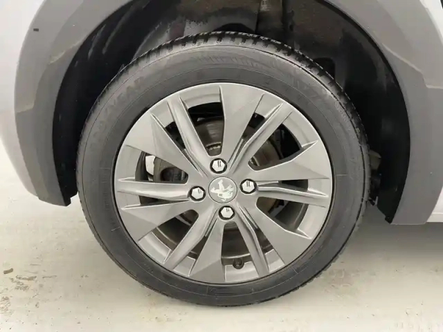 Peugeot 208 electrique 50 kwh 136ch — photo 19
