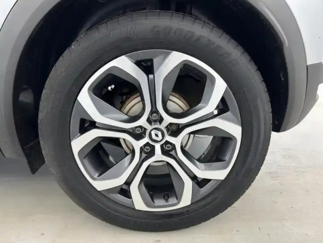 Renault Captur tce 140 edc 21 intens 5p — photo 20