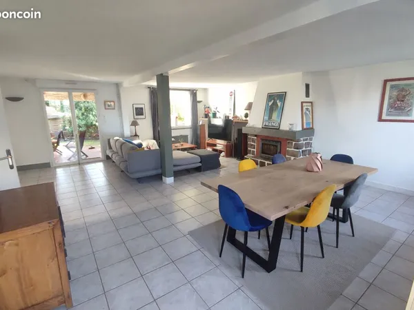 Maison familiale à vendre dans le bourg de Saint Herblain