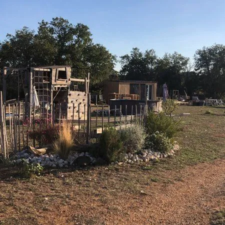 Terrain agricole , petite ferme pédagogique