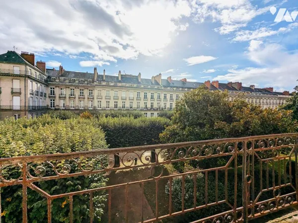 Appartement 6 pièces 220 m²